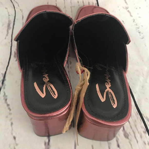 NWT Seven7 Meghan Mule Pinkish Red Block Heel - 6 - Picture 6 of 9